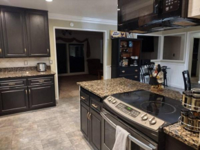 Peaceful & Cozy 3 bedroom Ranch-Home w/Fireplace